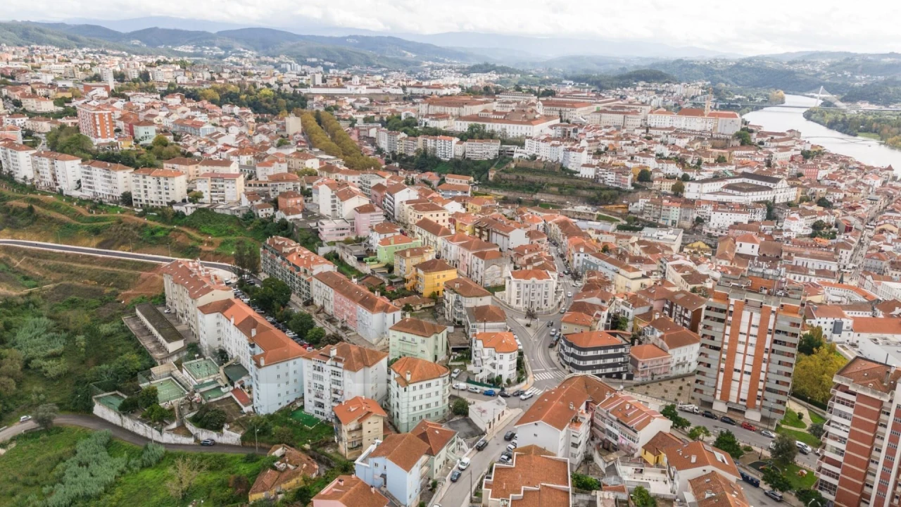 Prédio para Venda em Santo Antonio dos Olivais Foto 53
