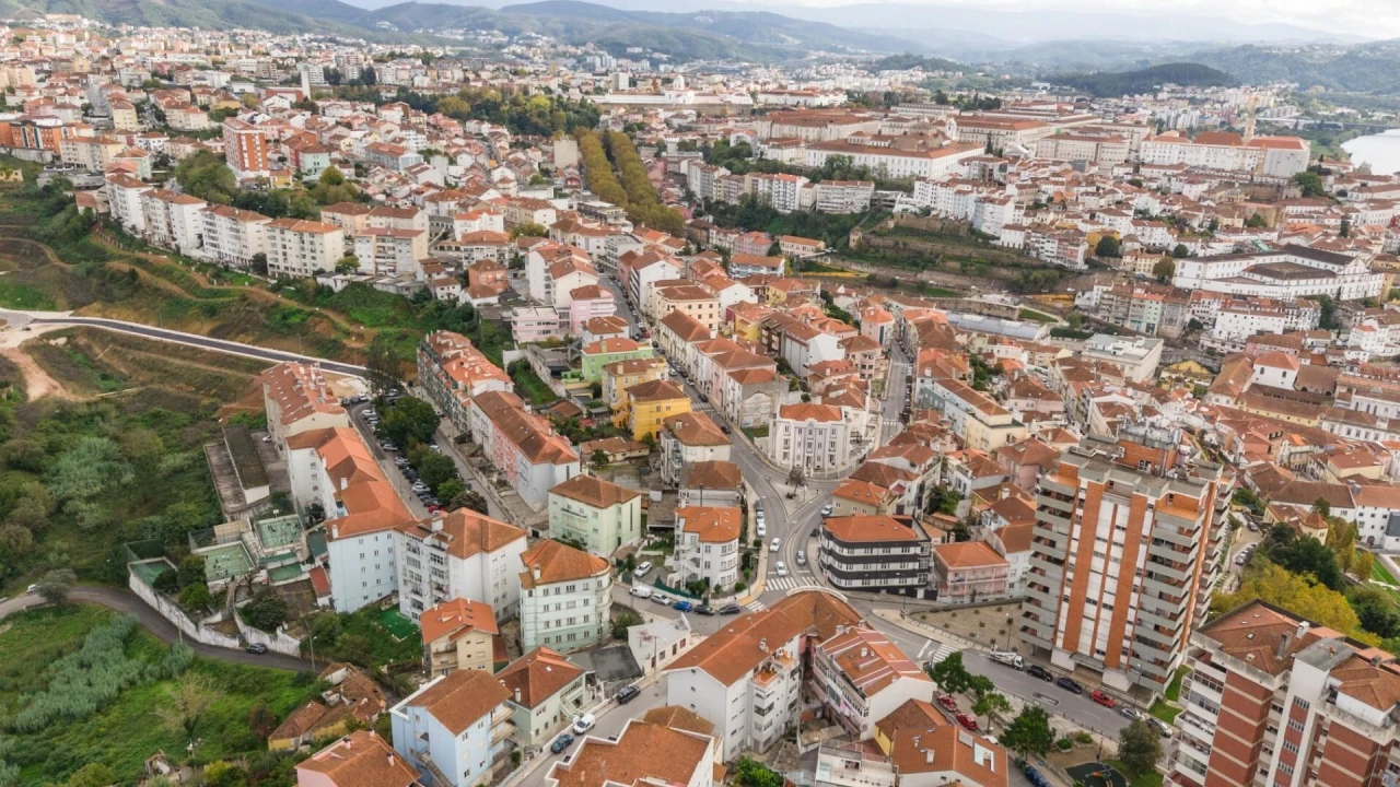 Prédio para Venda em Santo Antonio dos Olivais Foto 51