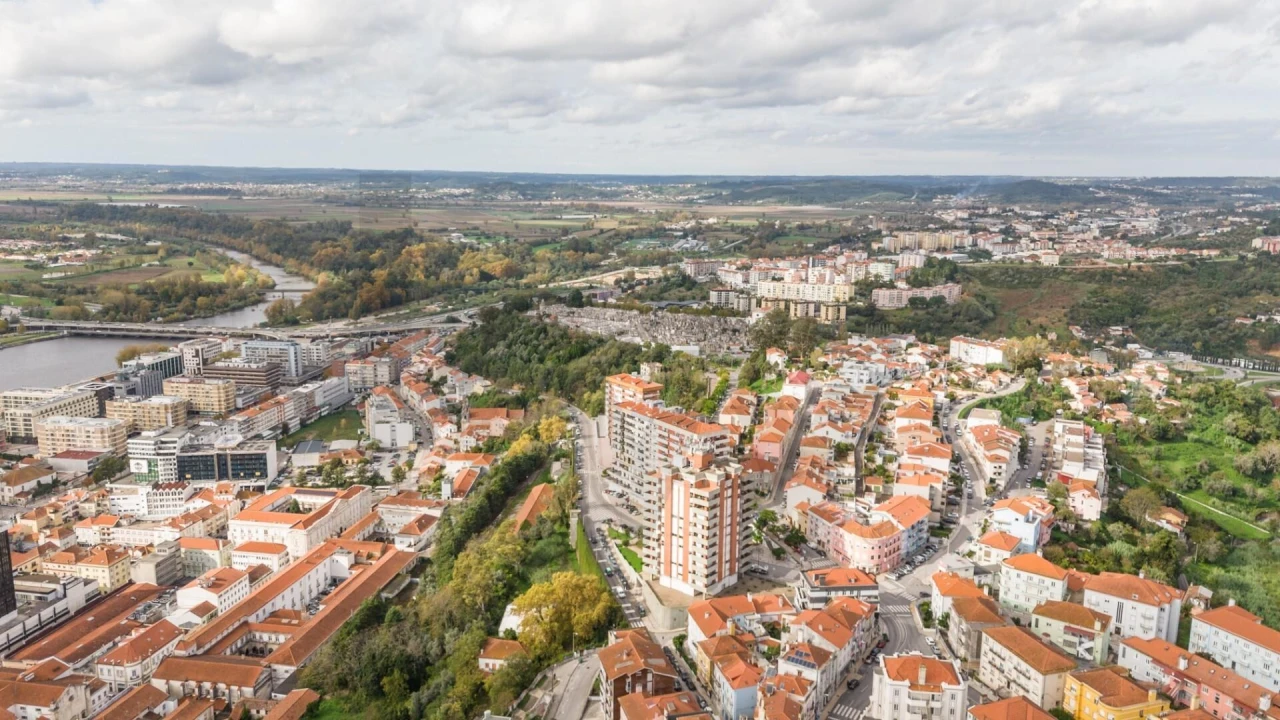 Prédio para Venda em Santo Antonio dos Olivais Foto 43