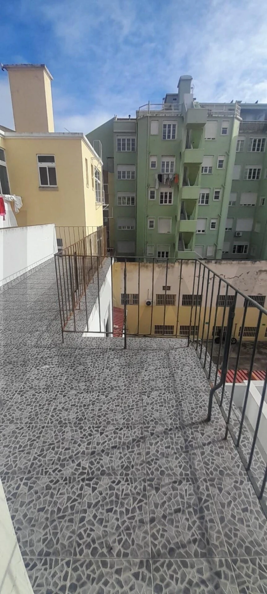 Prédio para Arrendamento em Campo de Ourique Foto 2