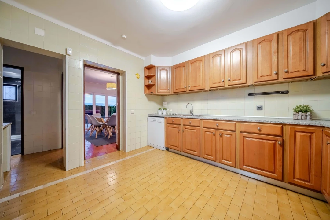 Moradia T5 para Venda em Guia Foto 52