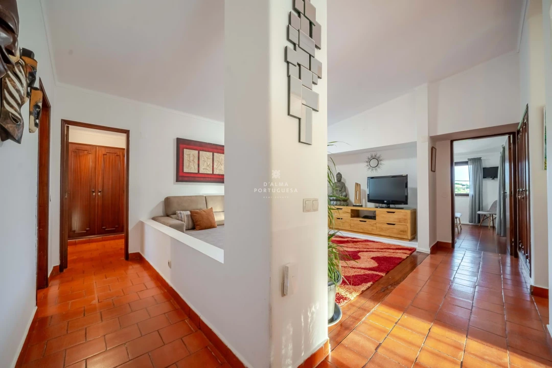 Moradia T5 para Venda em Guia Foto 22