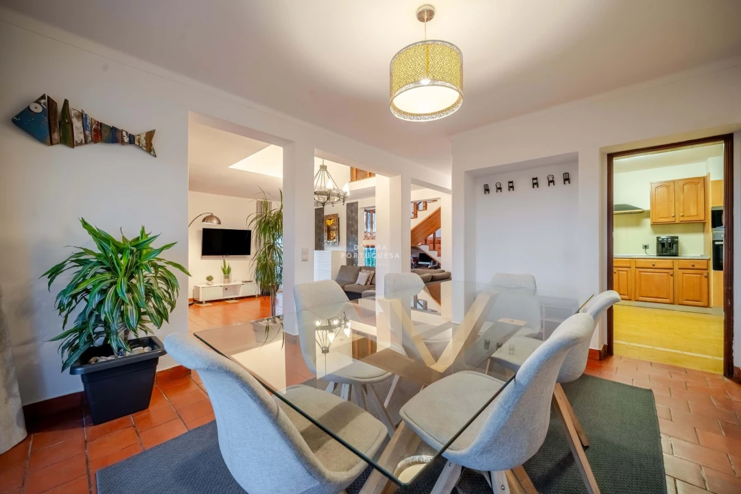 Moradia T5 para Venda em Guia Foto 48