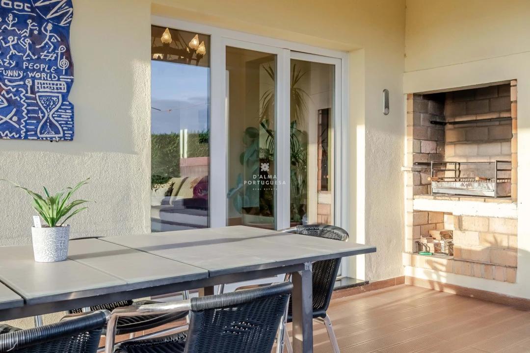 Moradia T5 para Venda em Guia Foto 15