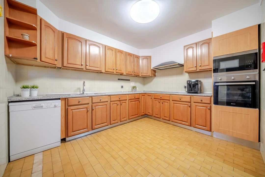 Moradia T5 para Venda em Guia Foto 50