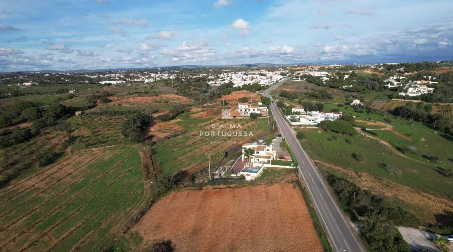 Moradia T5 para Venda em Guia Foto 9