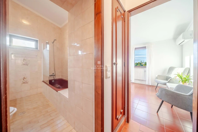 Moradia T5 para Venda em Guia Foto 23