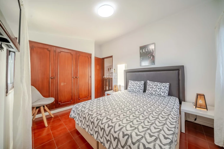 Moradia T5 para Venda em Guia Foto 29