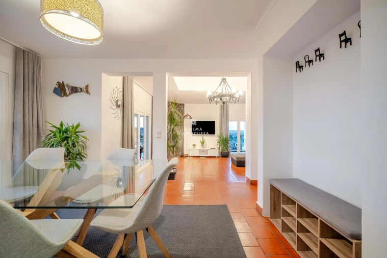 Moradia T5 para Venda em Guia Foto 53