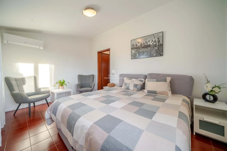 Moradia T5 para Venda em Guia Foto 25