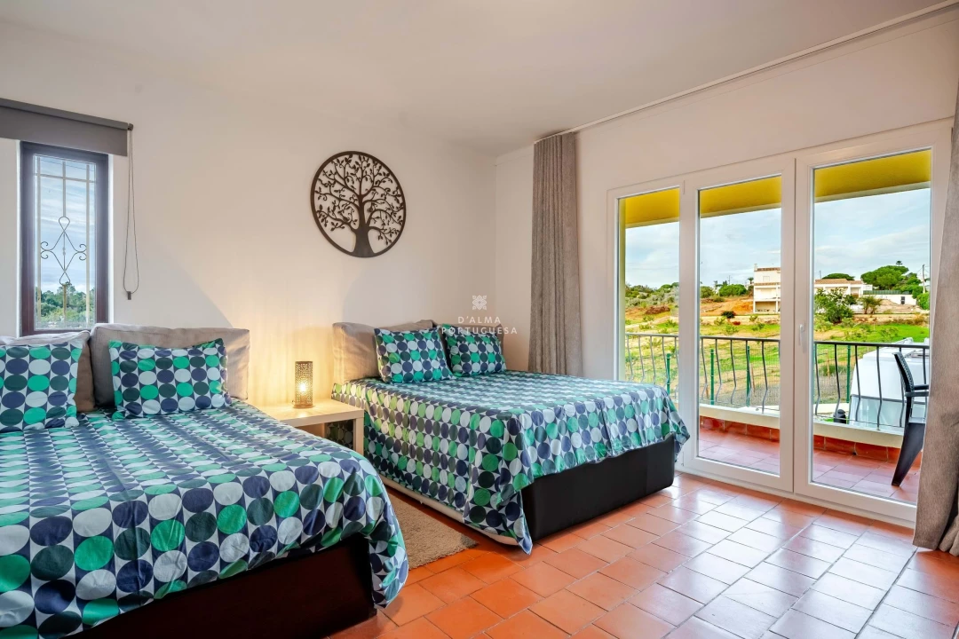 Moradia T5 para Venda em Guia Foto 35