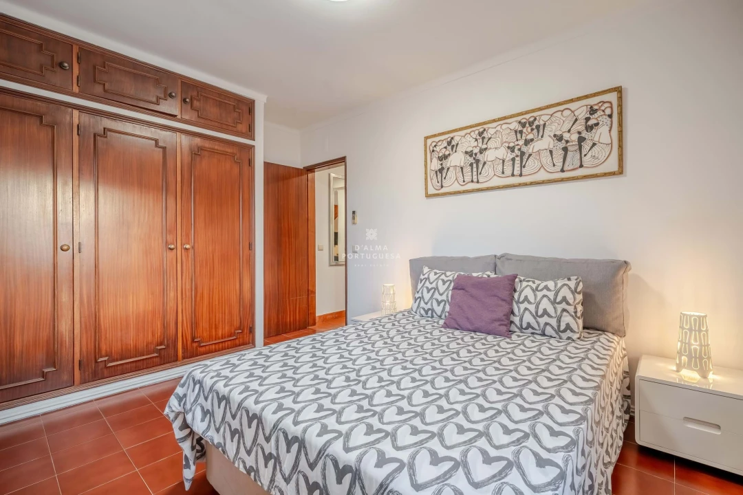 Moradia T5 para Venda em Guia Foto 38