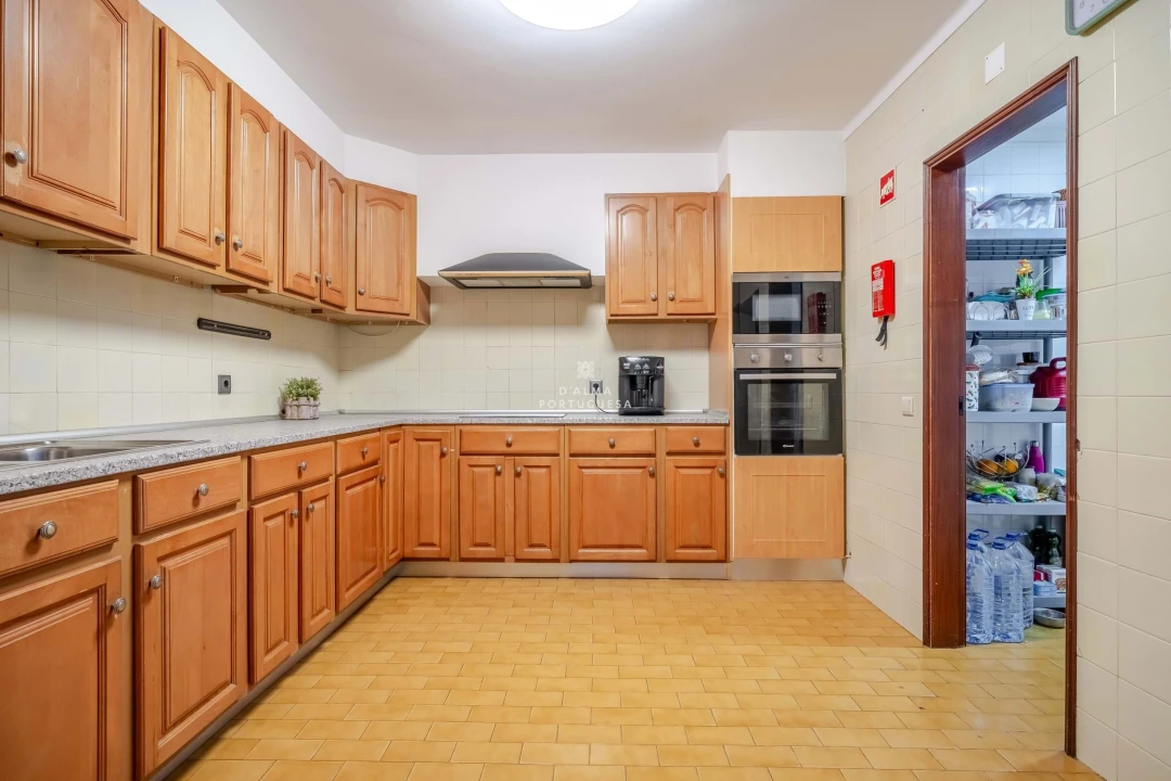 Moradia T5 para Venda em Guia Foto 49