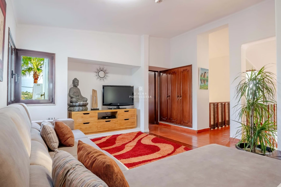 Moradia T5 para Venda em Guia Foto 21