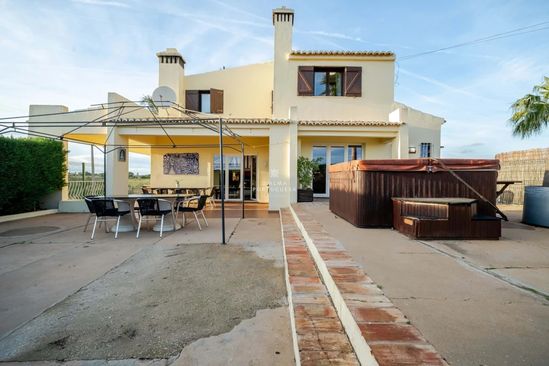 Moradia T5 para Venda em Guia Foto 14