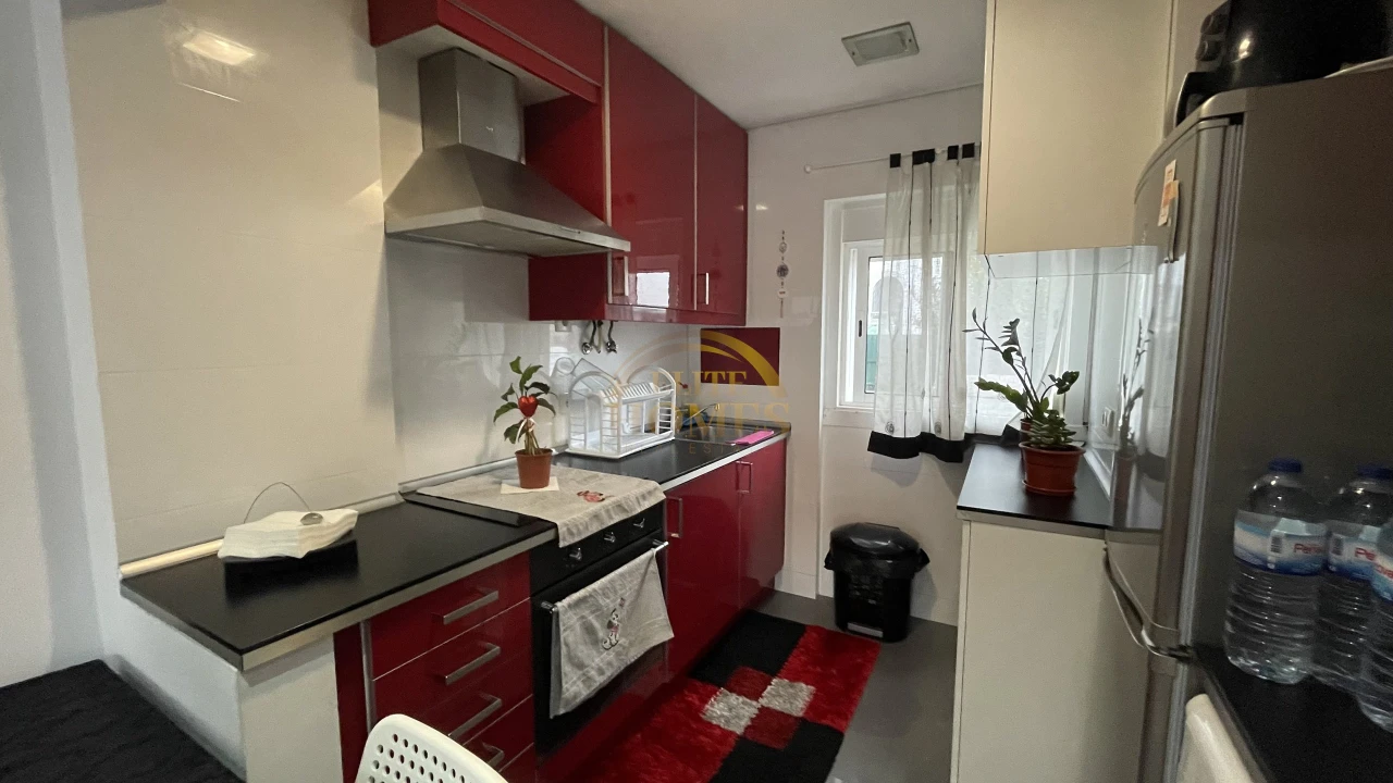 Apartamento T2 para Venda em Pontinha e Famões Foto 1