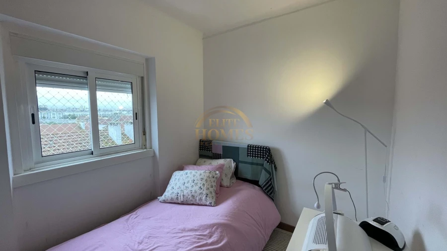 Apartamento T2 para Venda em Pontinha e Famões Foto 4