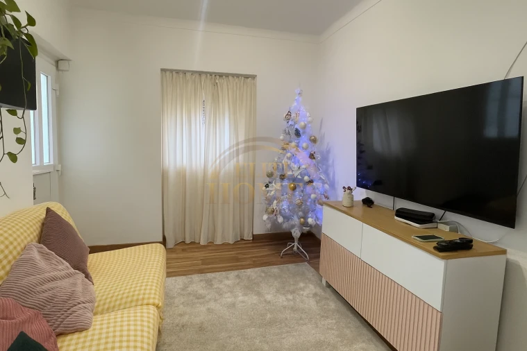 Apartamento T2 para Venda em Pontinha e Famões Foto 1