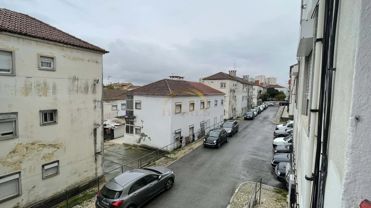 Apartamento T2 para Venda em Pontinha e Famões Foto 20