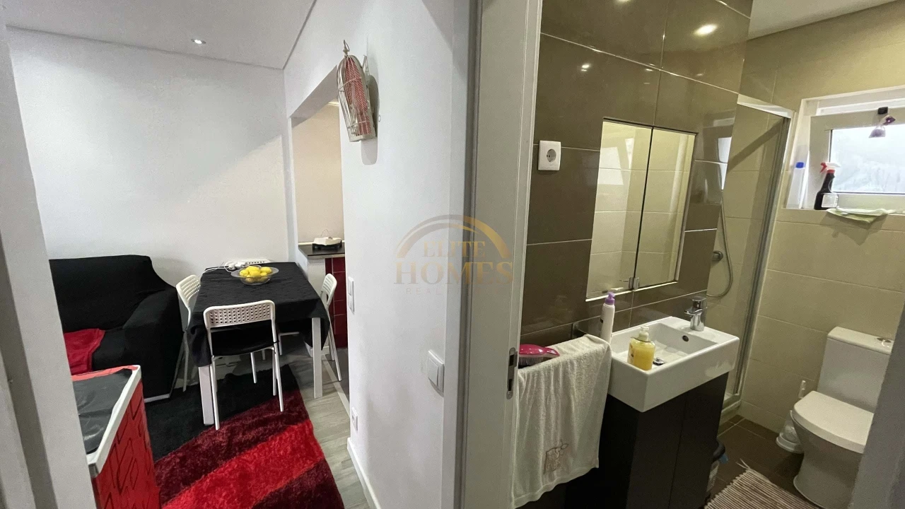 Apartamento T2 para Venda em Pontinha e Famões Foto 14