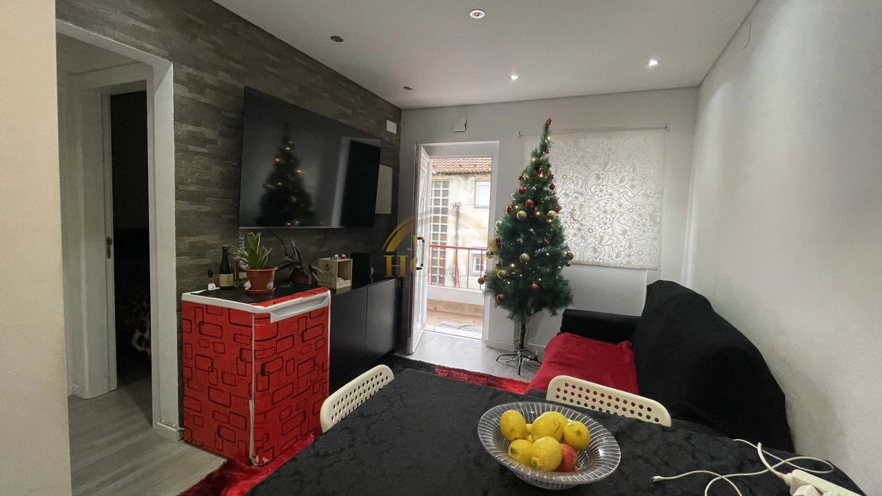 Apartamento T2 para Venda em Pontinha e Famões Foto 5