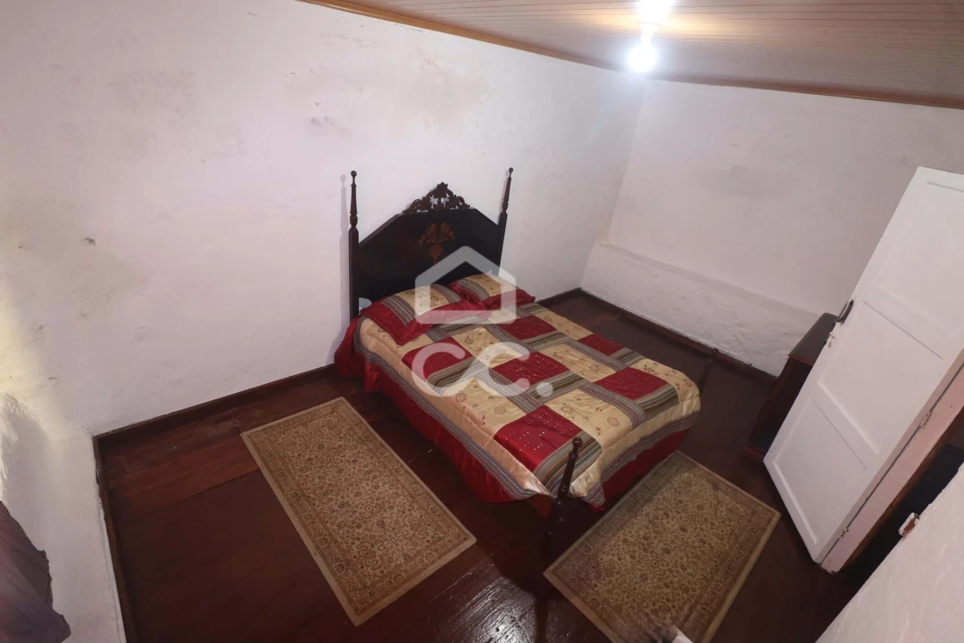 Moradia T4 para Venda em Arrifes Foto 11