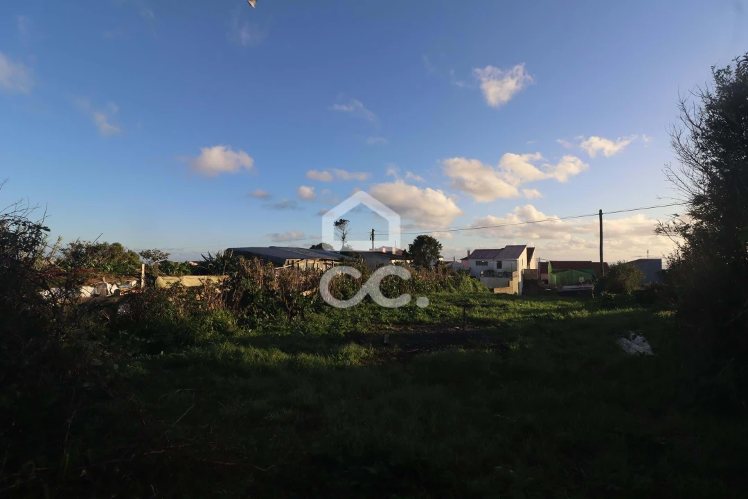 Moradia T4 para Venda em Arrifes Foto 16