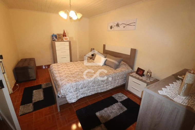 Moradia T4 para Venda em Arrifes Foto 5