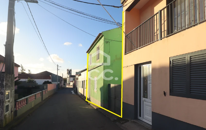 Moradia T4 para Venda em Arrifes Foto 19