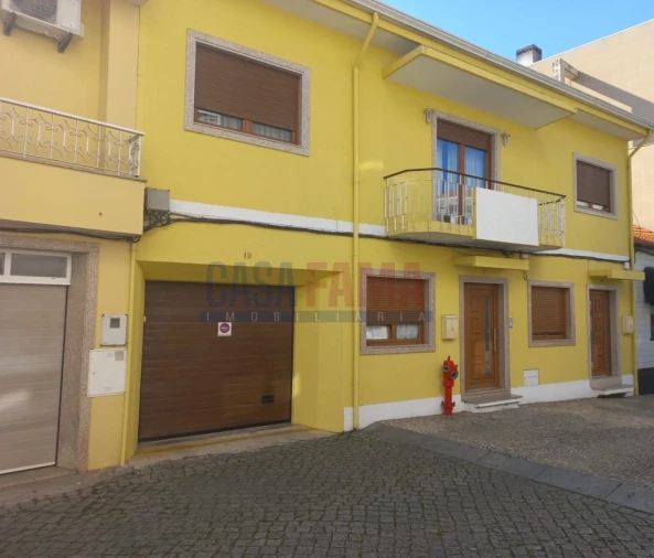 Moradia T3 para Venda em Santo Tirso, Couto (Santa Cristina e São Miguel) e Burgães Foto 1