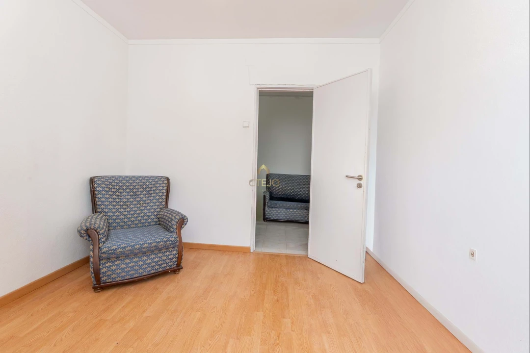 Apartamento T2 para Venda em Santa Iria de Azoia, São João da Talha e Bobadela Foto 5