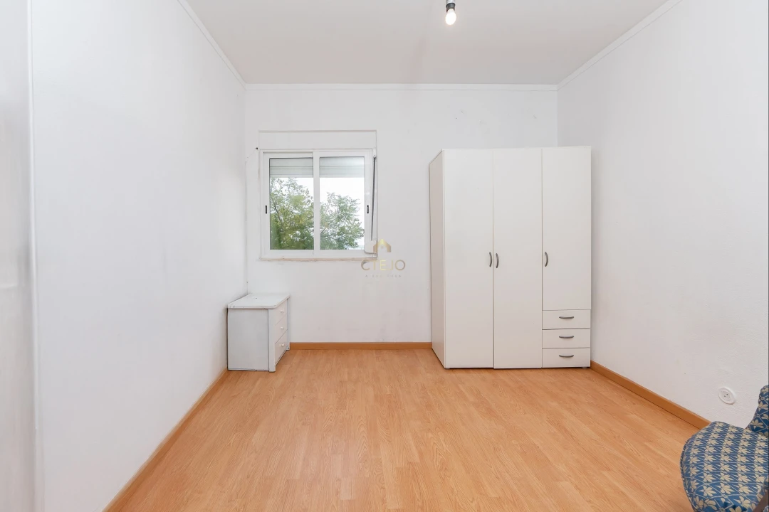 Apartamento T2 para Venda em Santa Iria de Azoia, São João da Talha e Bobadela Foto 2