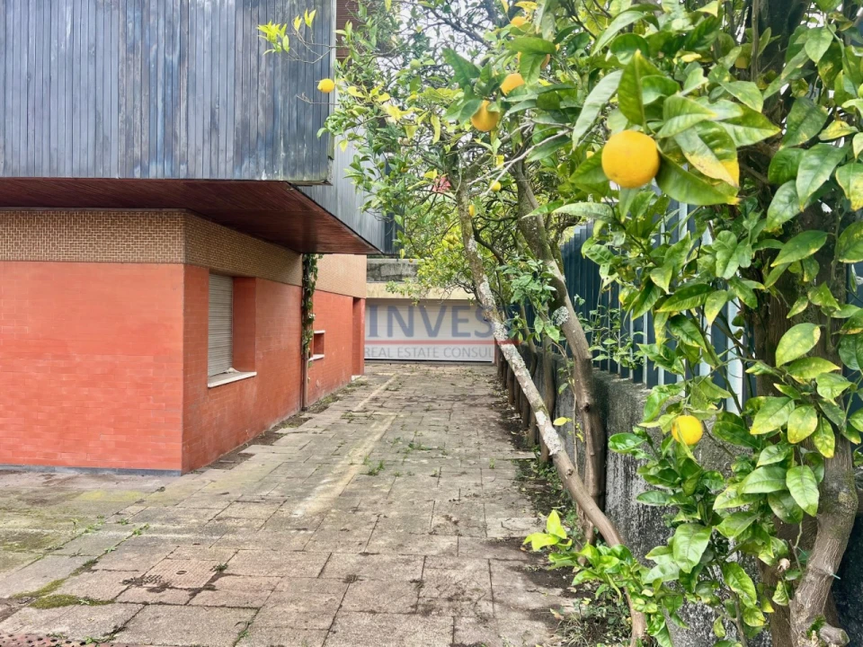 Moradia T10 para Venda em Paranhos Foto 1