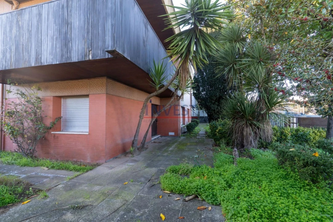 Moradia T10 para Venda em Paranhos Foto 6