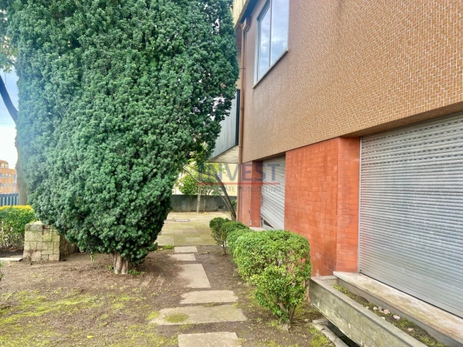 Moradia T10 para Venda em Paranhos Foto 45