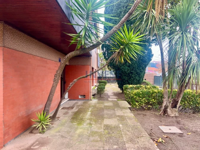 Moradia T10 para Venda em Paranhos Foto 47