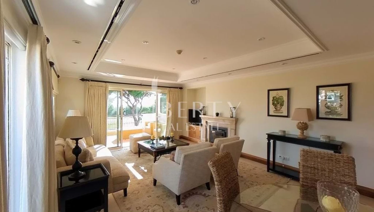 Apartamento T2 para Venda em Almancil Foto 5