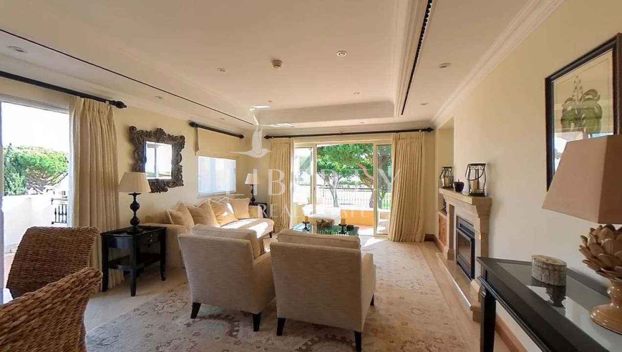 Apartamento T2 para Venda em Almancil Foto 6