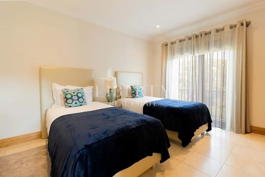 Apartamento T2 para Venda em Almancil Foto 11