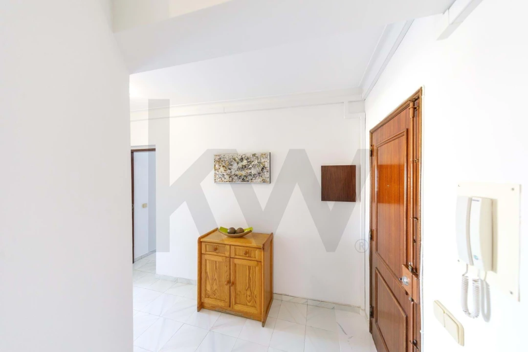 Apartamento T2 para Venda em Portimão Foto 3