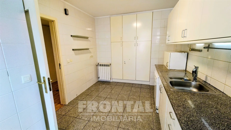 Apartamento T3 para Venda em Ramalde Foto 8