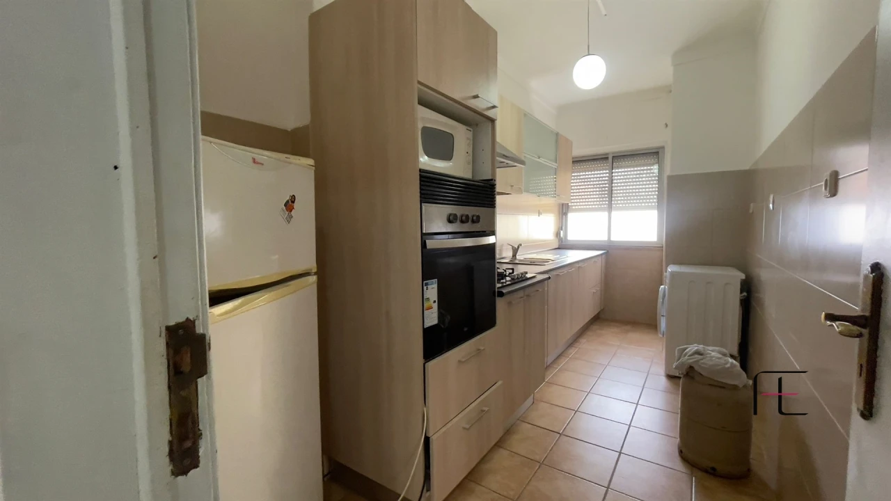 Apartamento T2 para Arrendamento em Queluz e Belas Foto 5