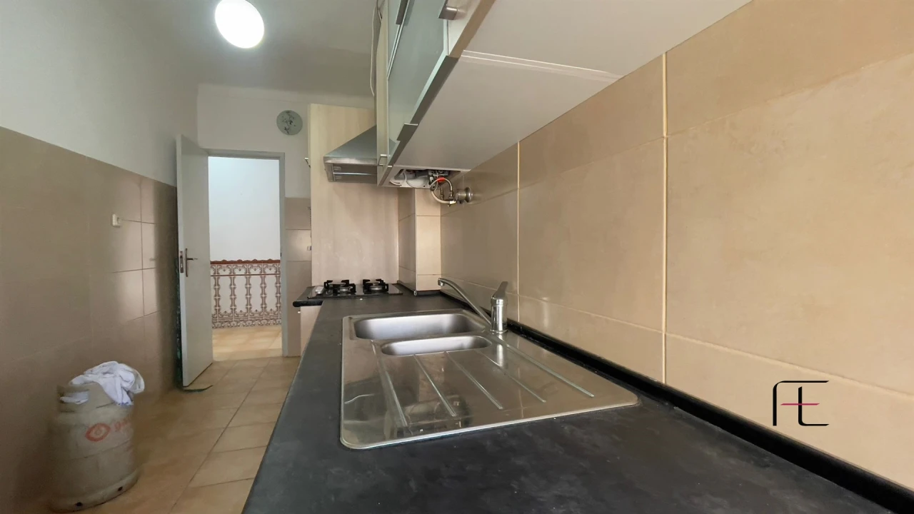 Apartamento T2 para Arrendamento em Queluz e Belas Foto 3