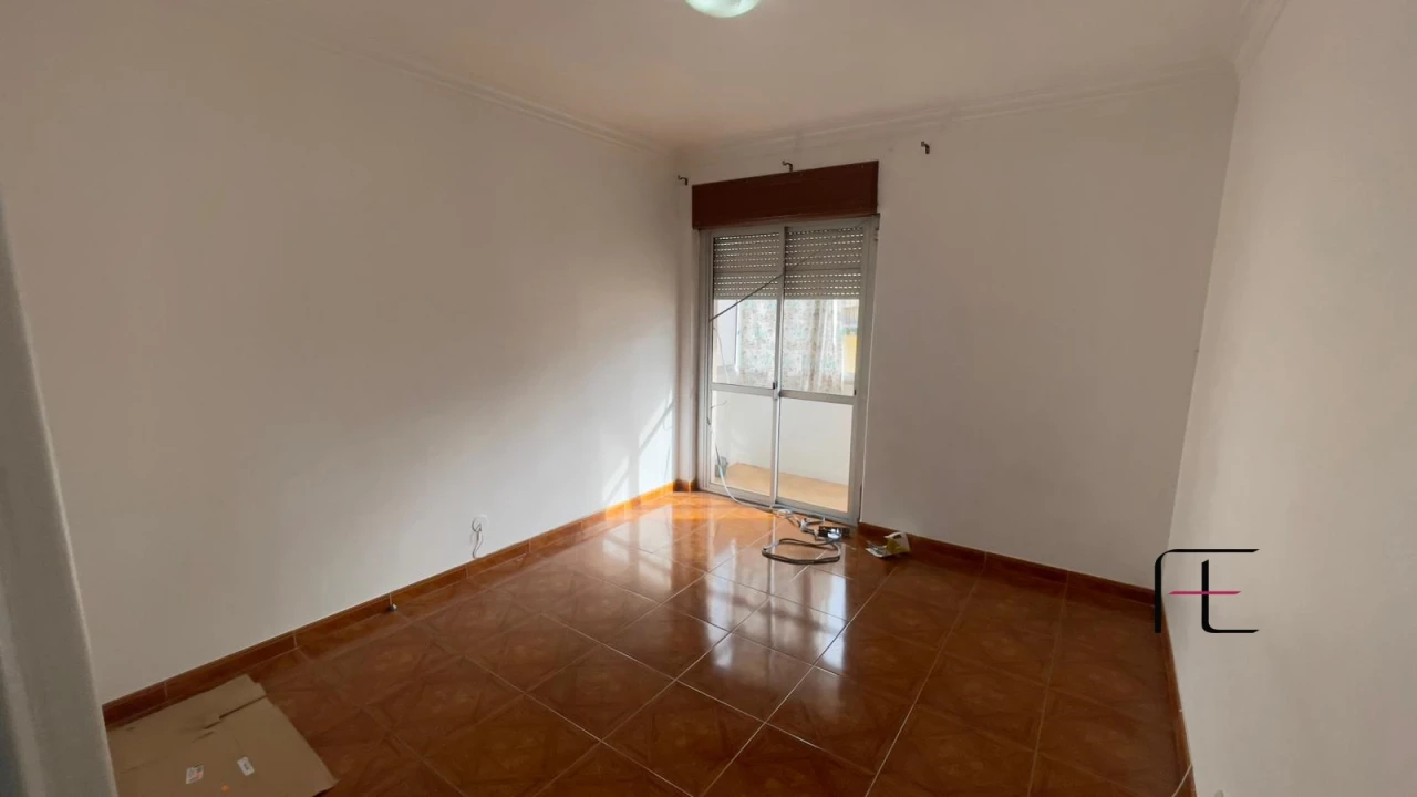 Apartamento T2 para Arrendamento em Queluz e Belas Foto 13