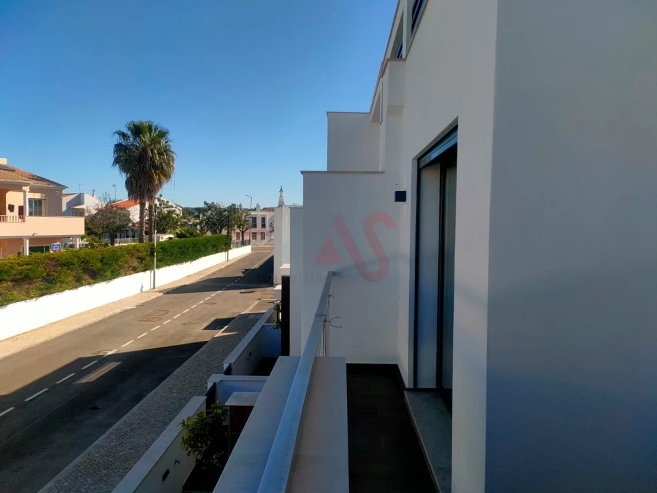 Moradia T3 para Venda em Ferreiras Foto 18