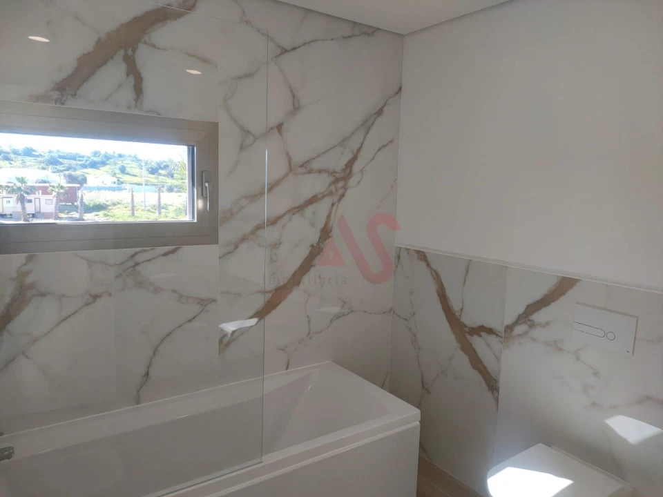 Moradia T3 para Venda em Ferreiras Foto 14