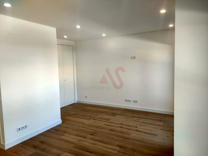 Moradia T3 para Venda em Ferreiras Foto 11