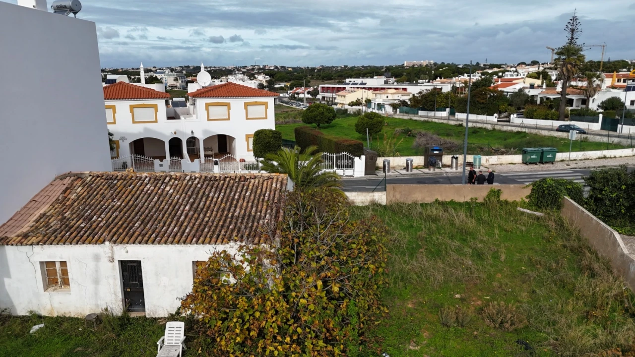 Moradia T0 para Venda em Albufeira e Olhos de Água Foto 3