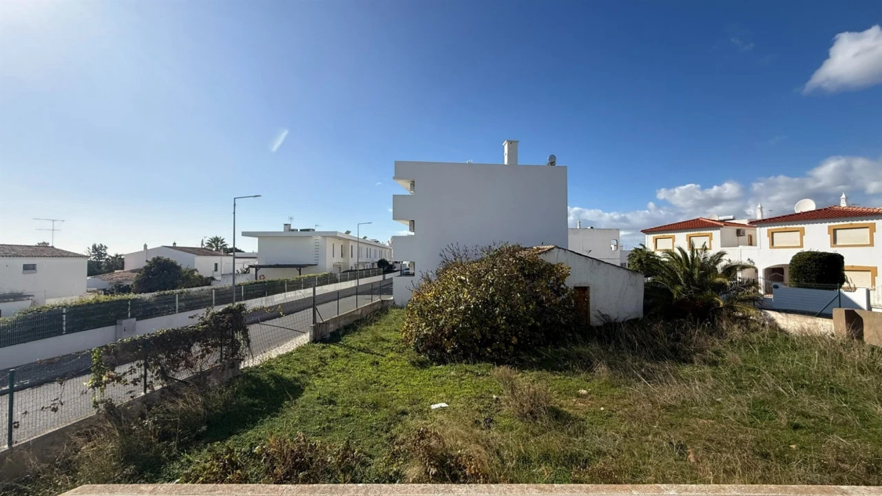 Moradia T0 para Venda em Albufeira e Olhos de Água Foto 13