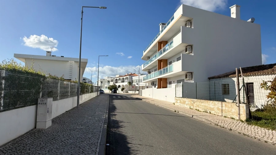 Moradia T0 para Venda em Albufeira e Olhos de Água Foto 18